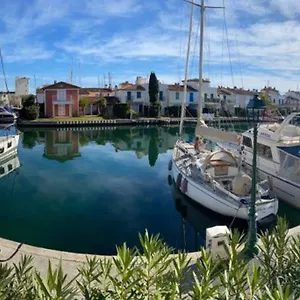 charmant-appartement-port-grimaud.fr-provencehotel.com/