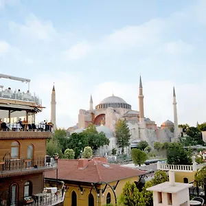 Side 2*, Istanbul Turcia