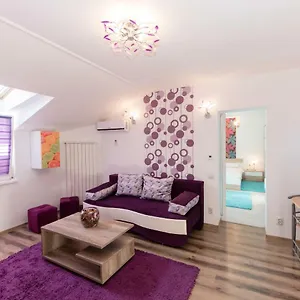 https://queen-holiday-apartment.bucharesthotelsnow.com